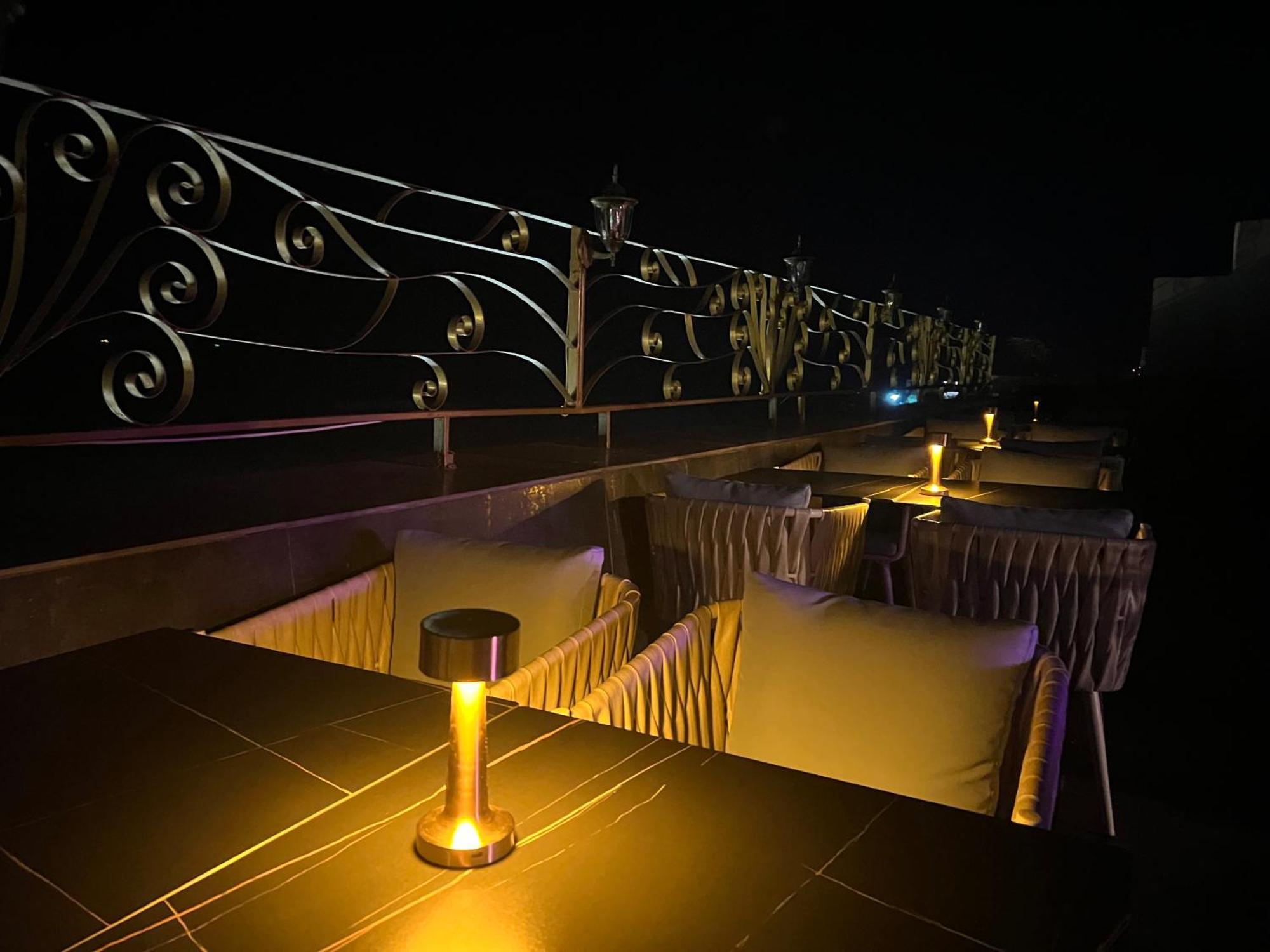 Cosmos Hotel